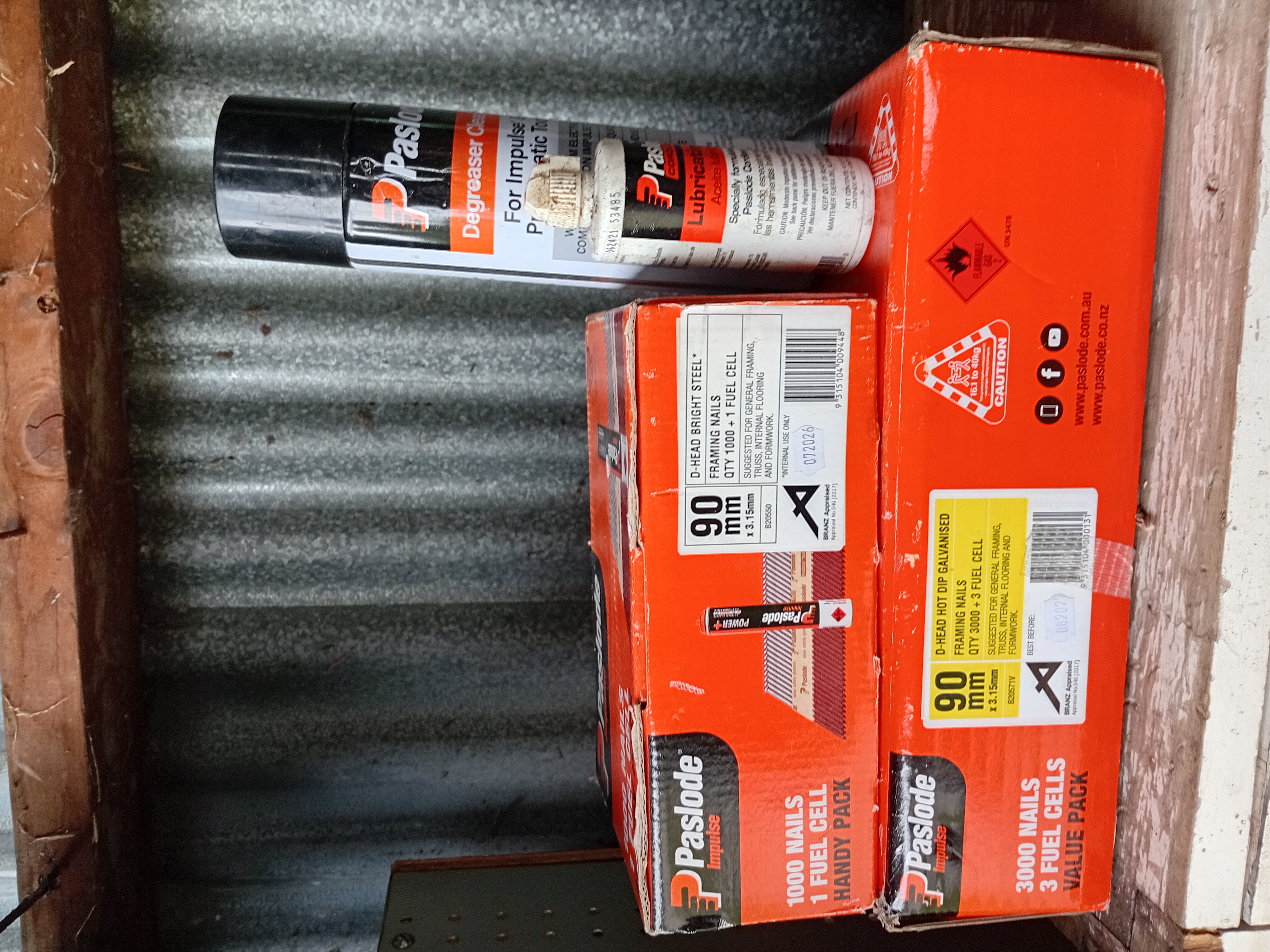 90mm galv nails x 3000 90mm bright framing nails x 1000 unopened