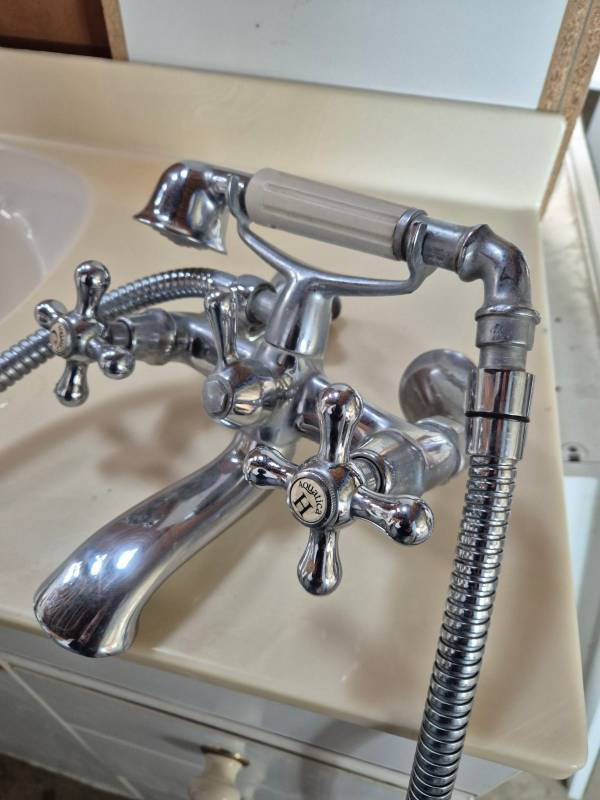 'Aquatica' Telephone Bath faucet & shower rose
