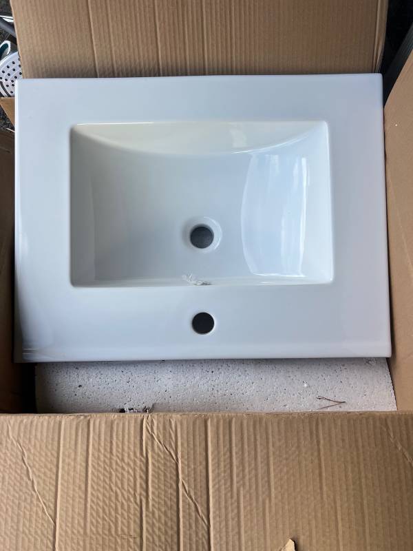 Ceramic Vanity Top 600mm